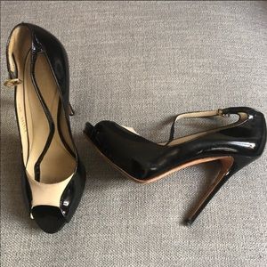 Alexander McQueen black patent & cream pumps